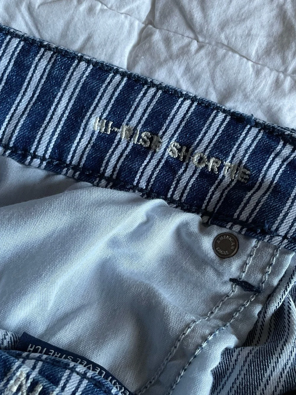 American Eagle Hi-Rise Shortie - Picture 4 of 5
